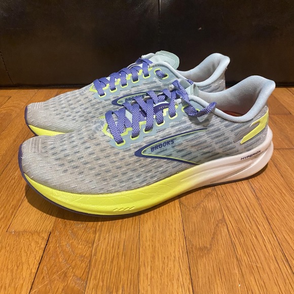 Brooks Hyperion Shoes Womens Size 8 Gray Yellow Running Athletic 1203951B570